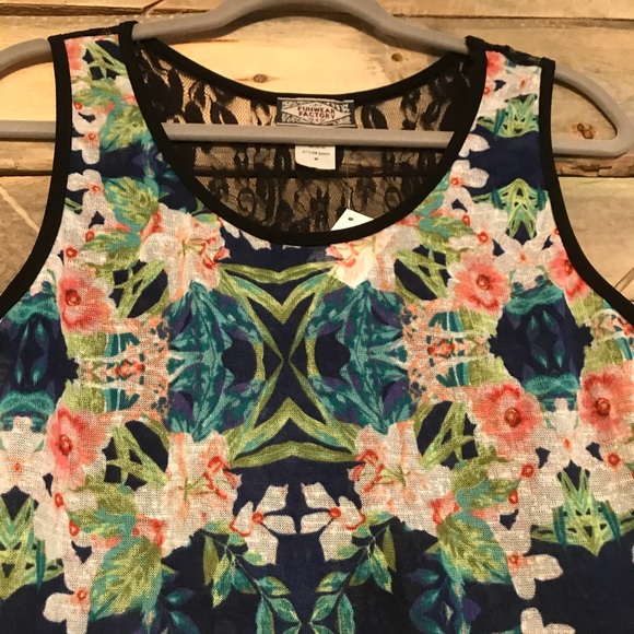 Funwear Factory floral print with lace tank - Picture 2 of 4